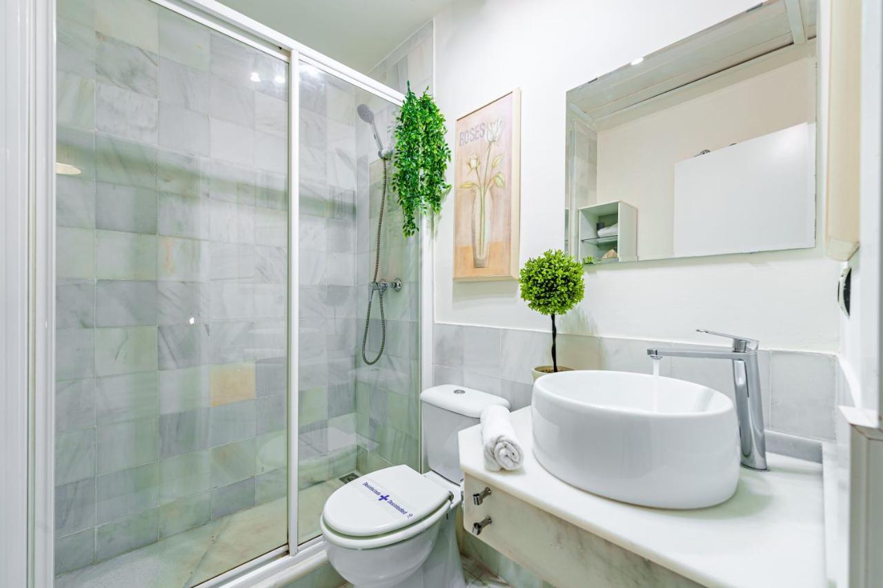 Enjoy Malaga - City Center Apartment Bagian luar foto
